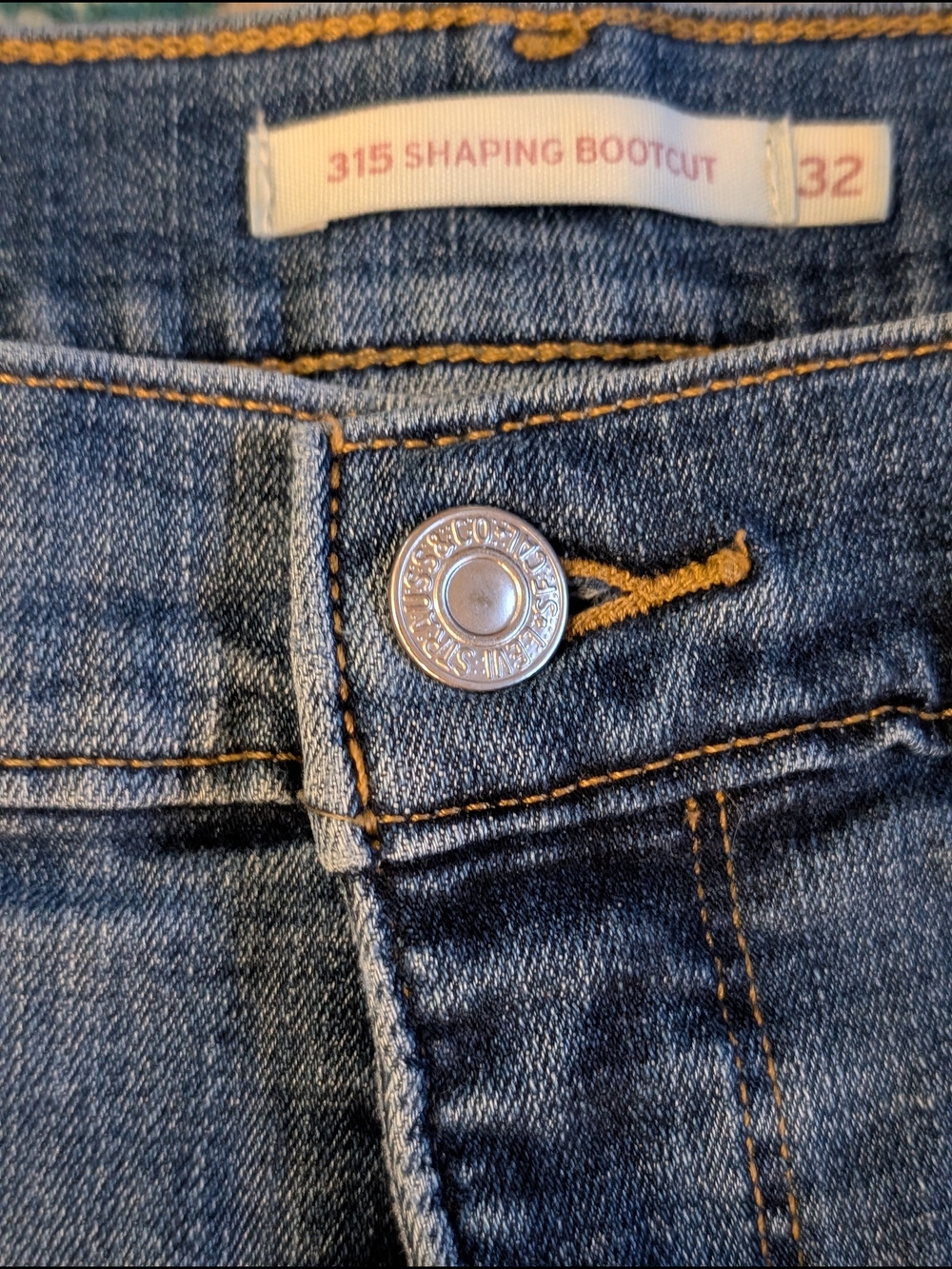 Women's Levi's 315 Shaping Bootcut Jeans - Picture 2 of 5